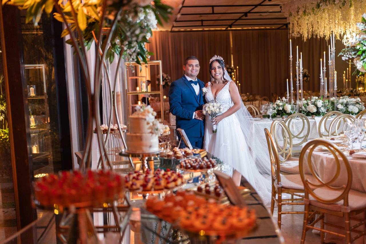 Retrato en recepción en una celebración de boda.